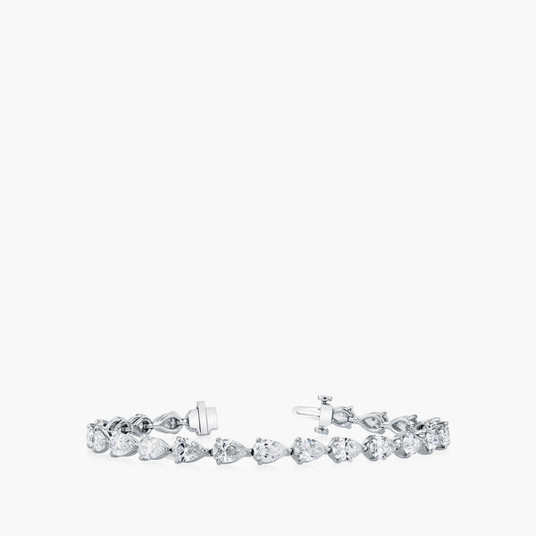 Pear-shaped diamond tennis bracelet in 18K white gold with 9ct diamonds, top view