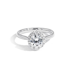 The Oval Vintage Engagement Ring in Rose Gold