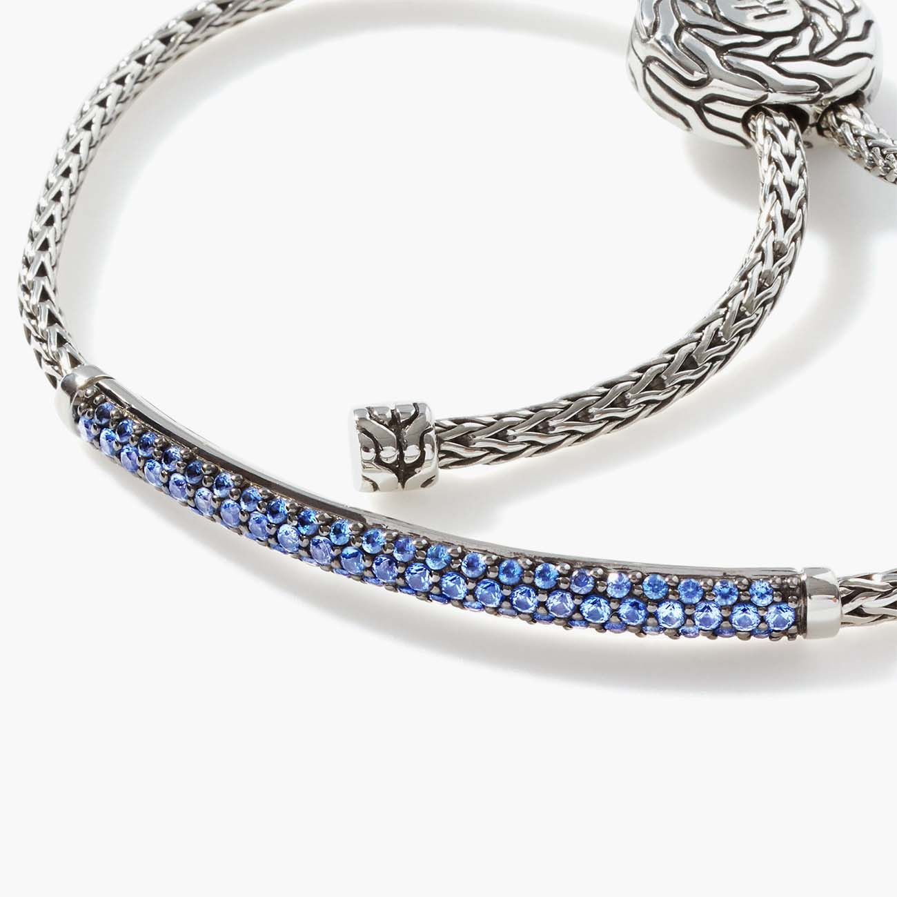 John Hardy Classic Chain Blue Sapphire Adjustable Bracelet in Sterling Silver Closeup[