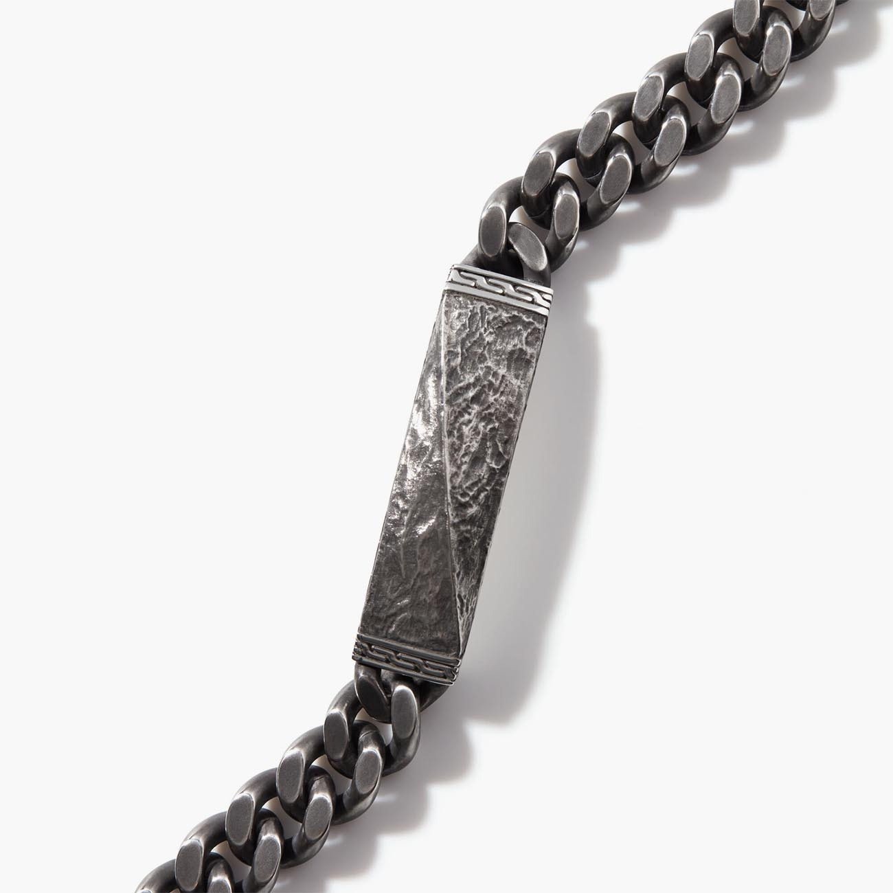 John Hardy Reticulated Curb Chain Bracelet Close