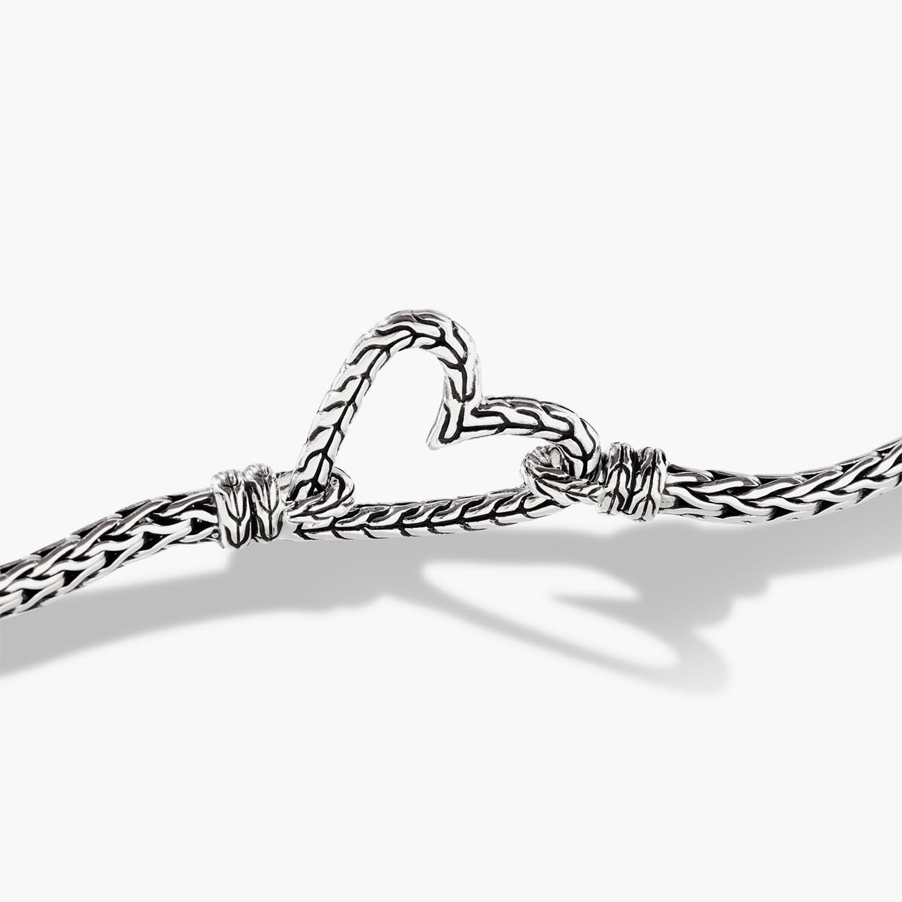 John Hardy Manah Heart Classic Chain Bracelet Closeup