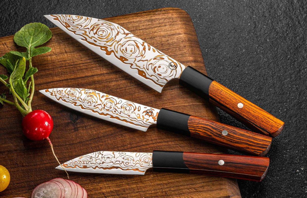 Flare Chef Knife Set, Rainbow Damascus Blades, Cocobolo & black Lip Pearl  Handle, Red Maple Display by William Henry – Carter's Jewel Chest
