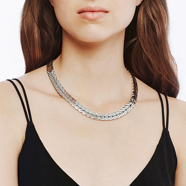 John Hardy Modern Chain Collar Necklace on Model