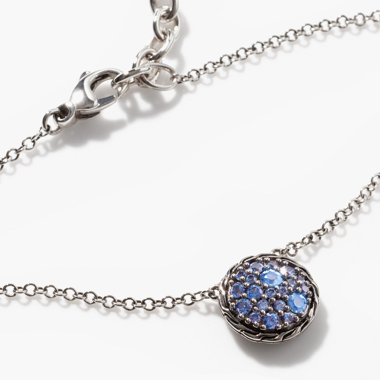 John Hardy Classic Chain Blue Sapphire Round Necklace Close Up