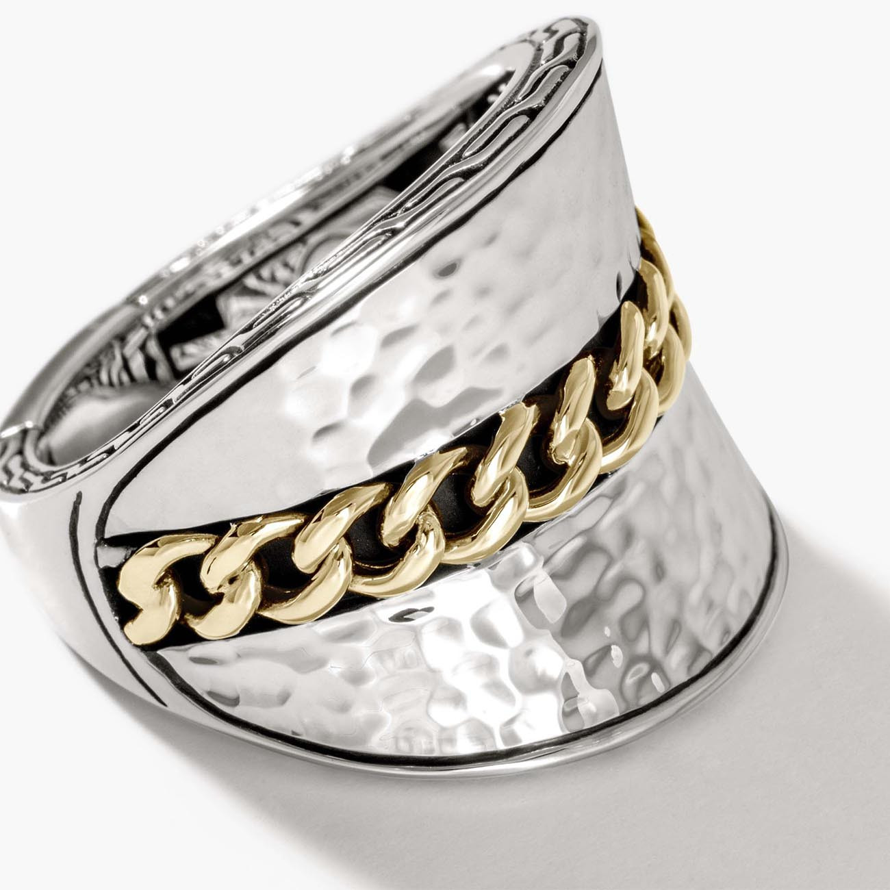 John Hardy Classic Chain Hammered Two-Tone Saddle Ring Close Up