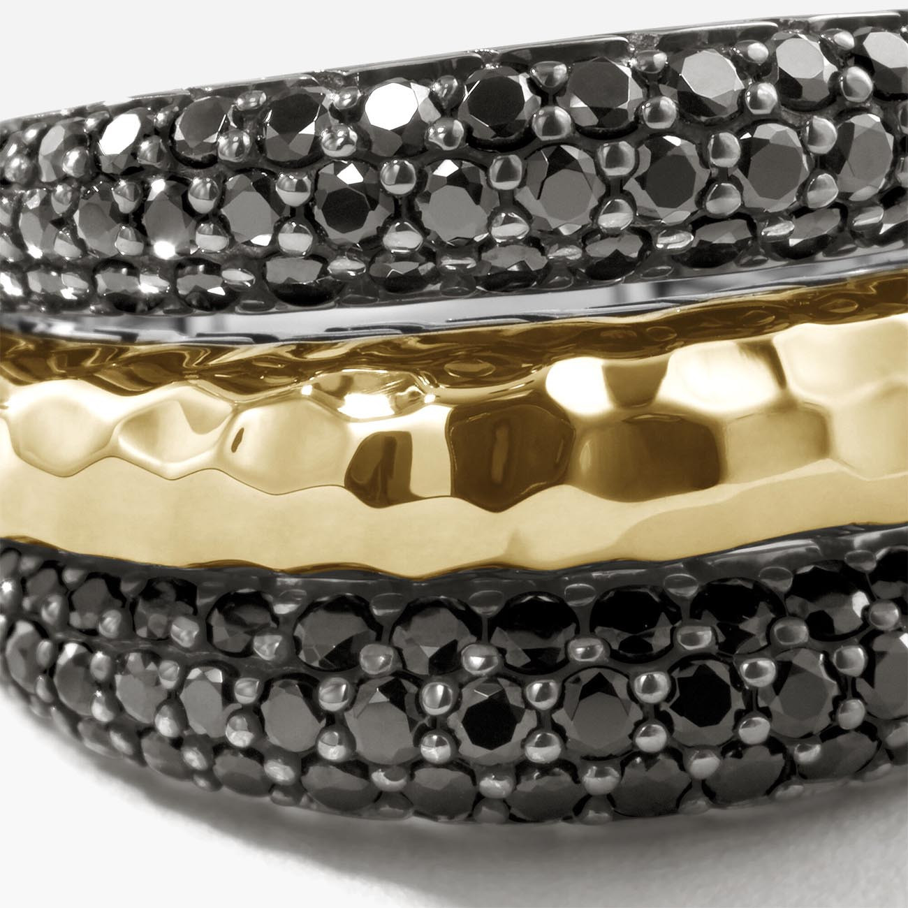 John Hardy Classic Chain Hammered 18k Gold and Silver Layered Ring Close