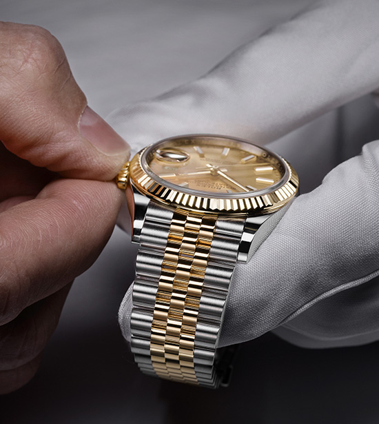 Verdensrekord Guinness Book Svarende til Ni Rolex Lady-Datejust Watches | J.R.Dunn